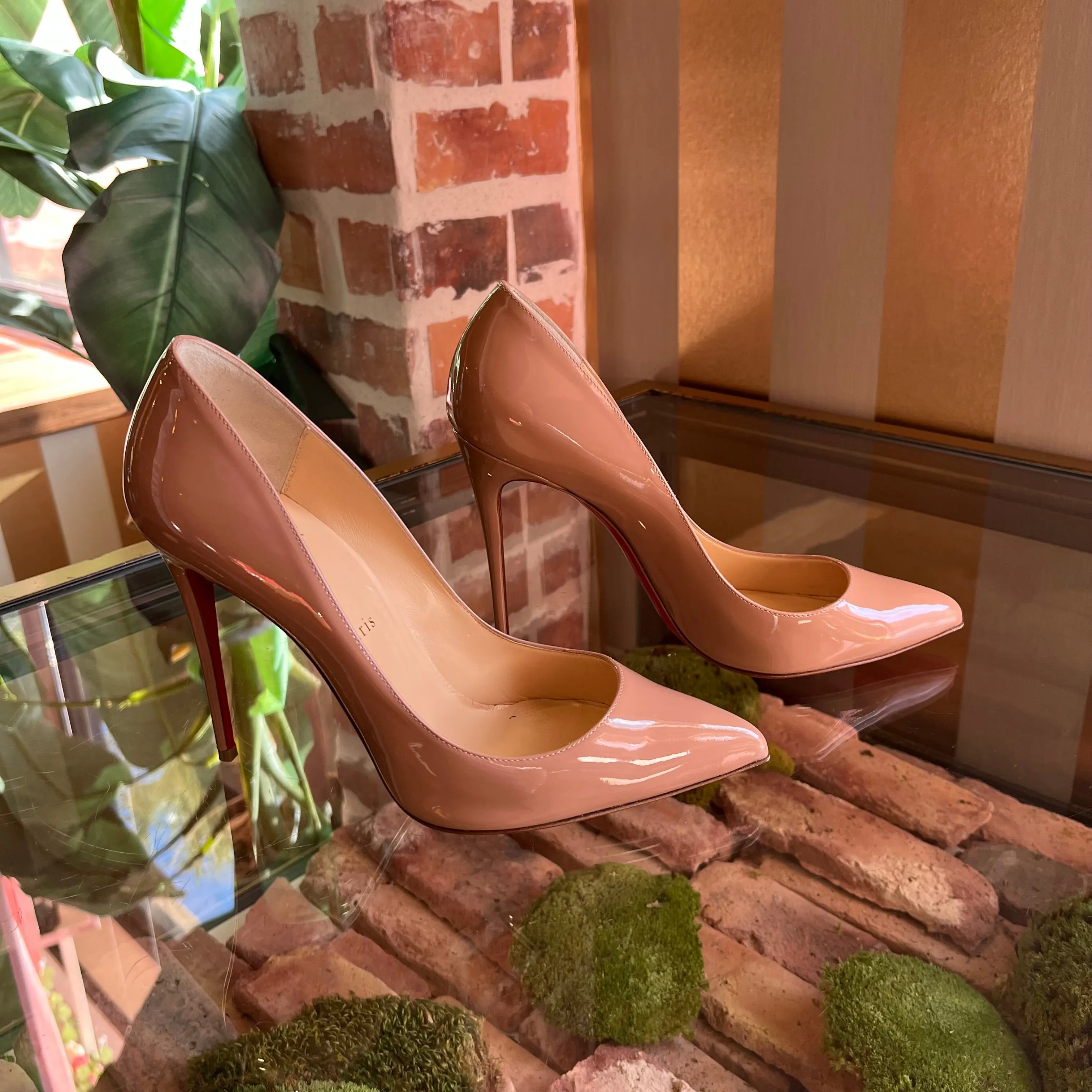 CHRISTIAN LOUBOUTIN Pigalle Follies Nude Patent Leather Pumps SZ 38.5