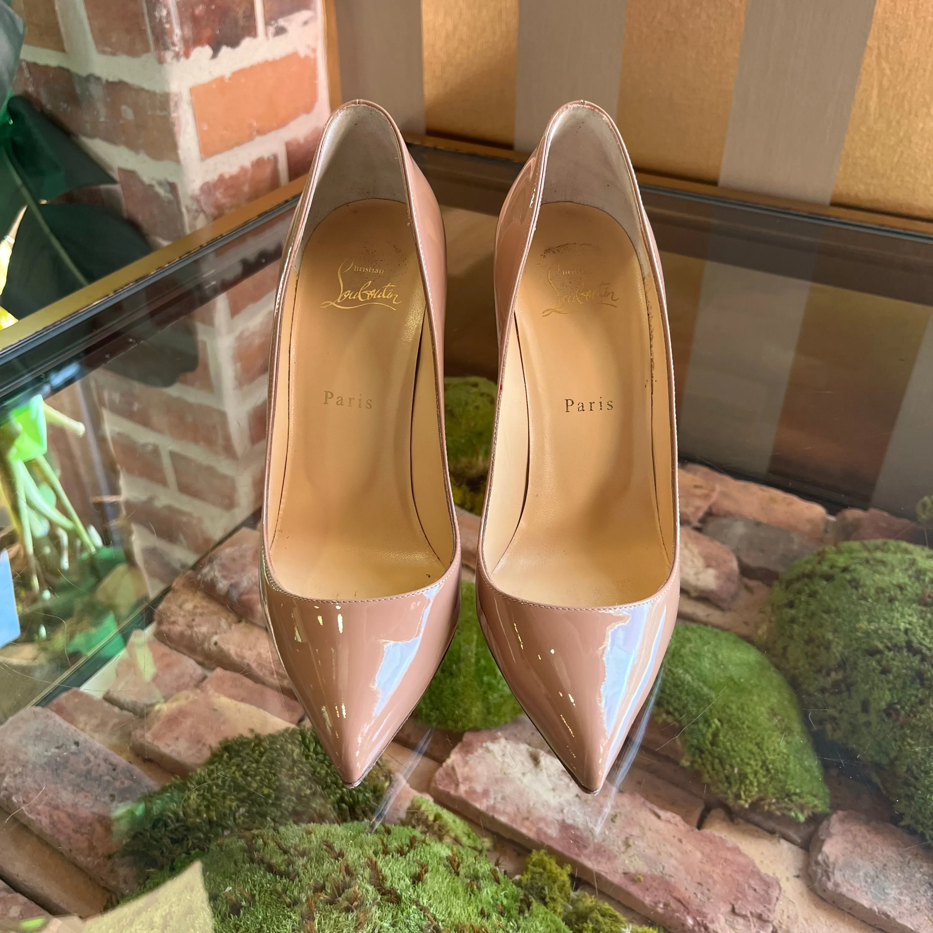 CHRISTIAN LOUBOUTIN Pigalle Follies Nude Patent Leather Pumps SZ 38.5