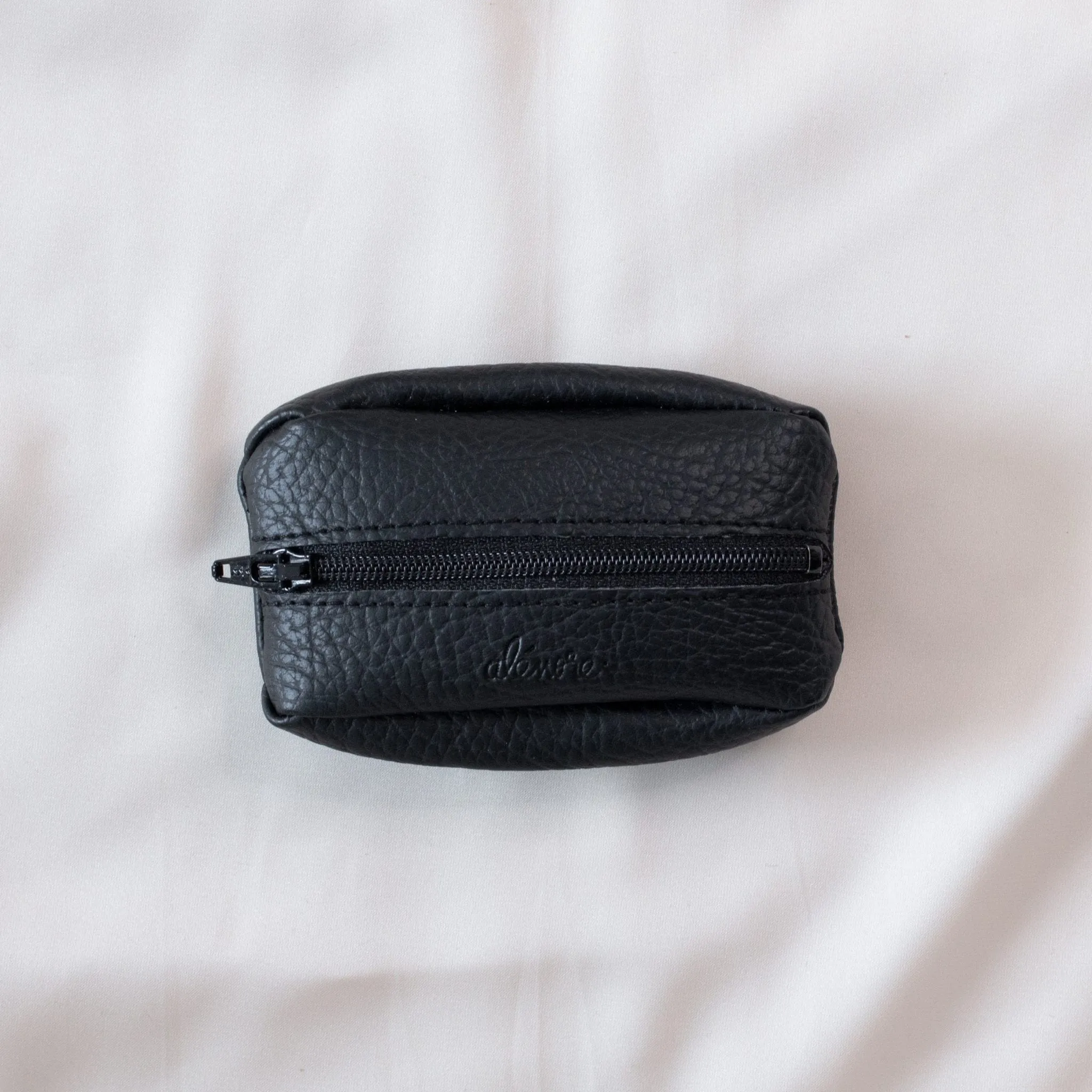 Crocus Vegan Apple Leather Purse | Black