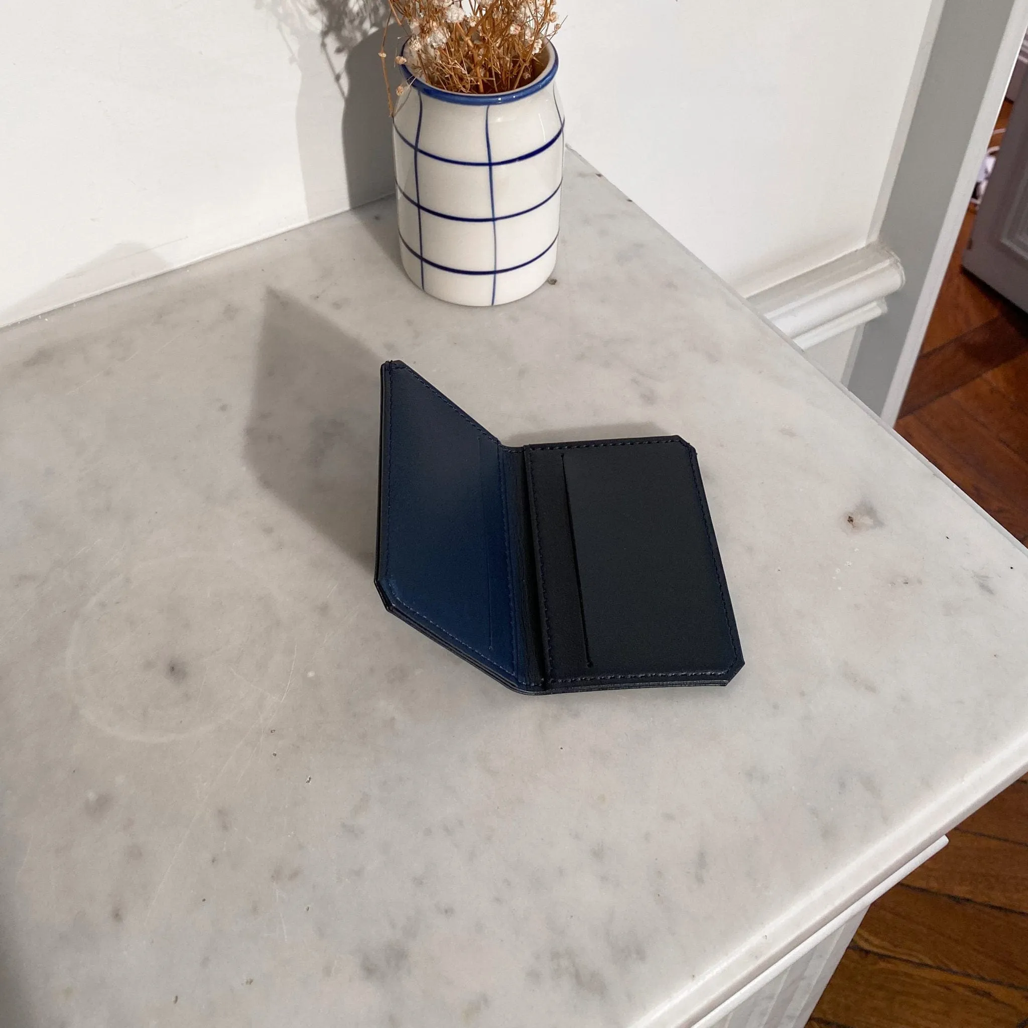 Hibiscus Vegan Apple Leather Card Holder | Navy