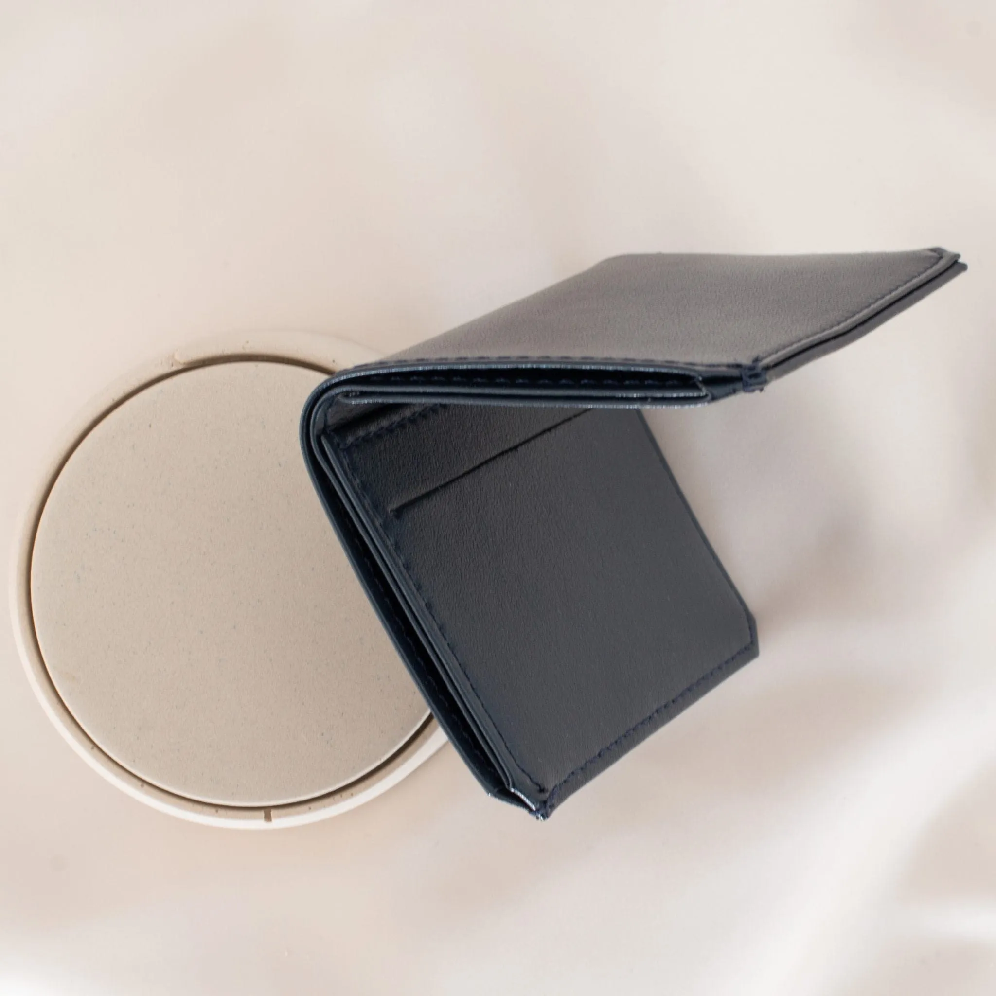 Hibiscus Vegan Apple Leather Card Holder | Navy
