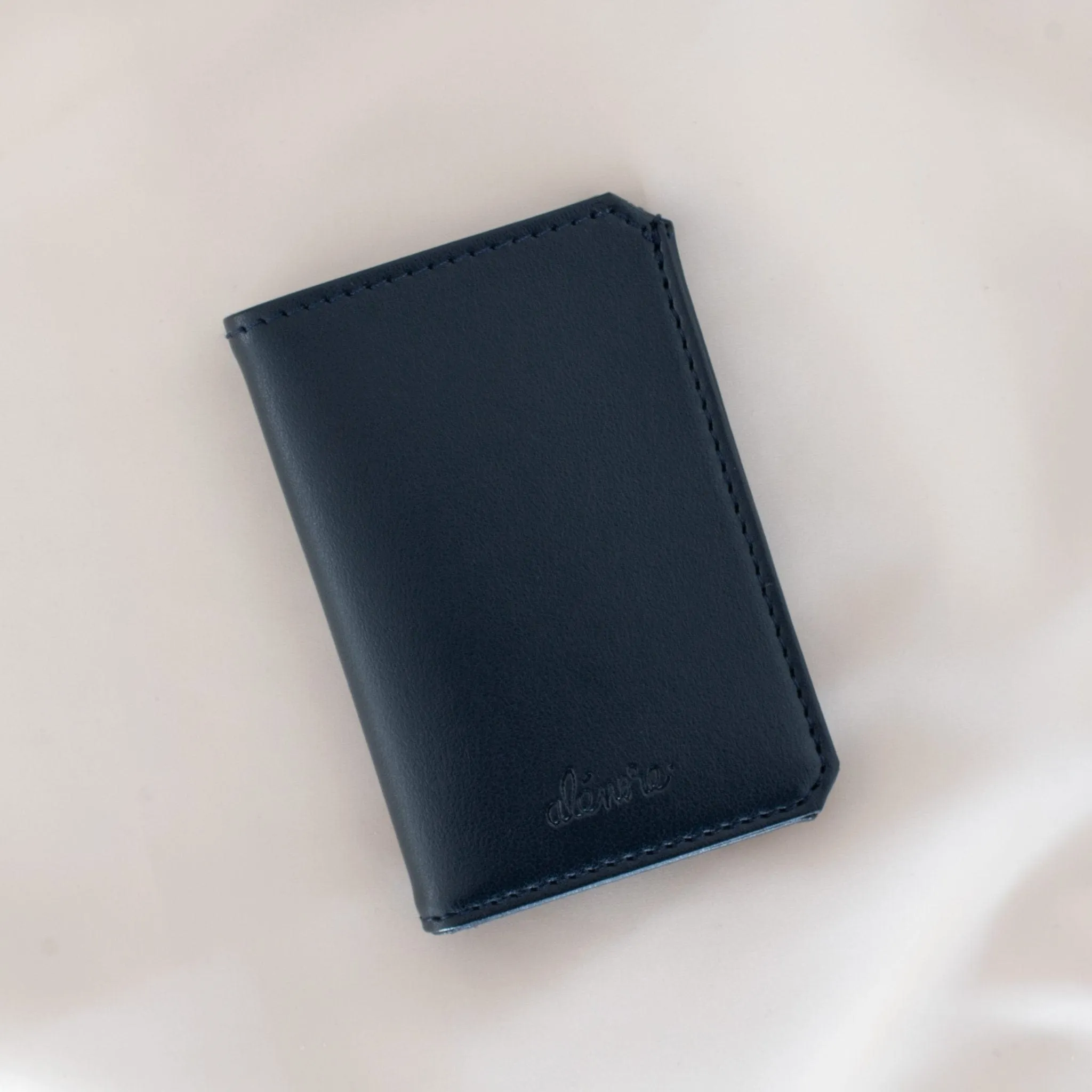 Hibiscus Vegan Apple Leather Card Holder | Navy