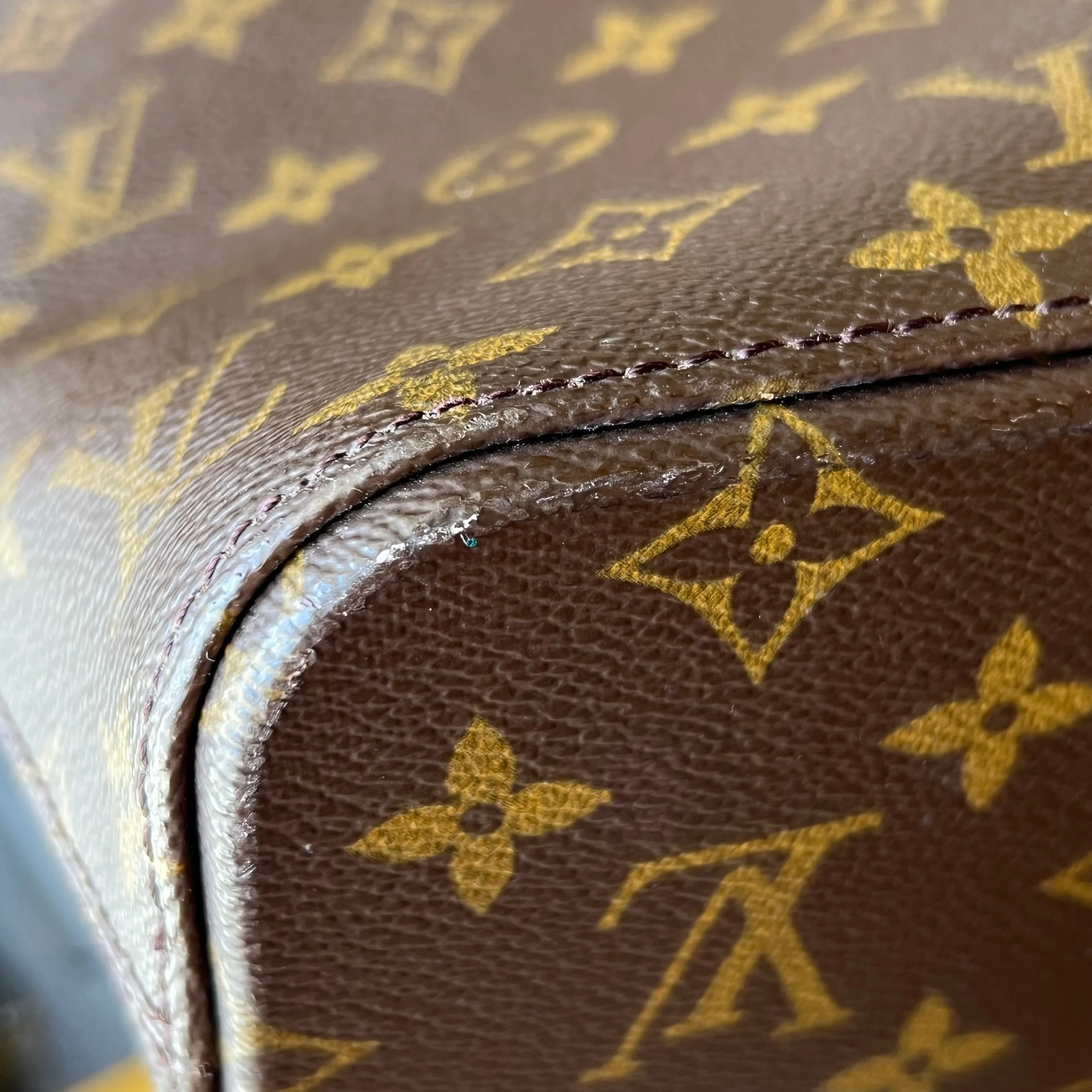 LOUIS VUITTON Vintage Monogram Luco Tote