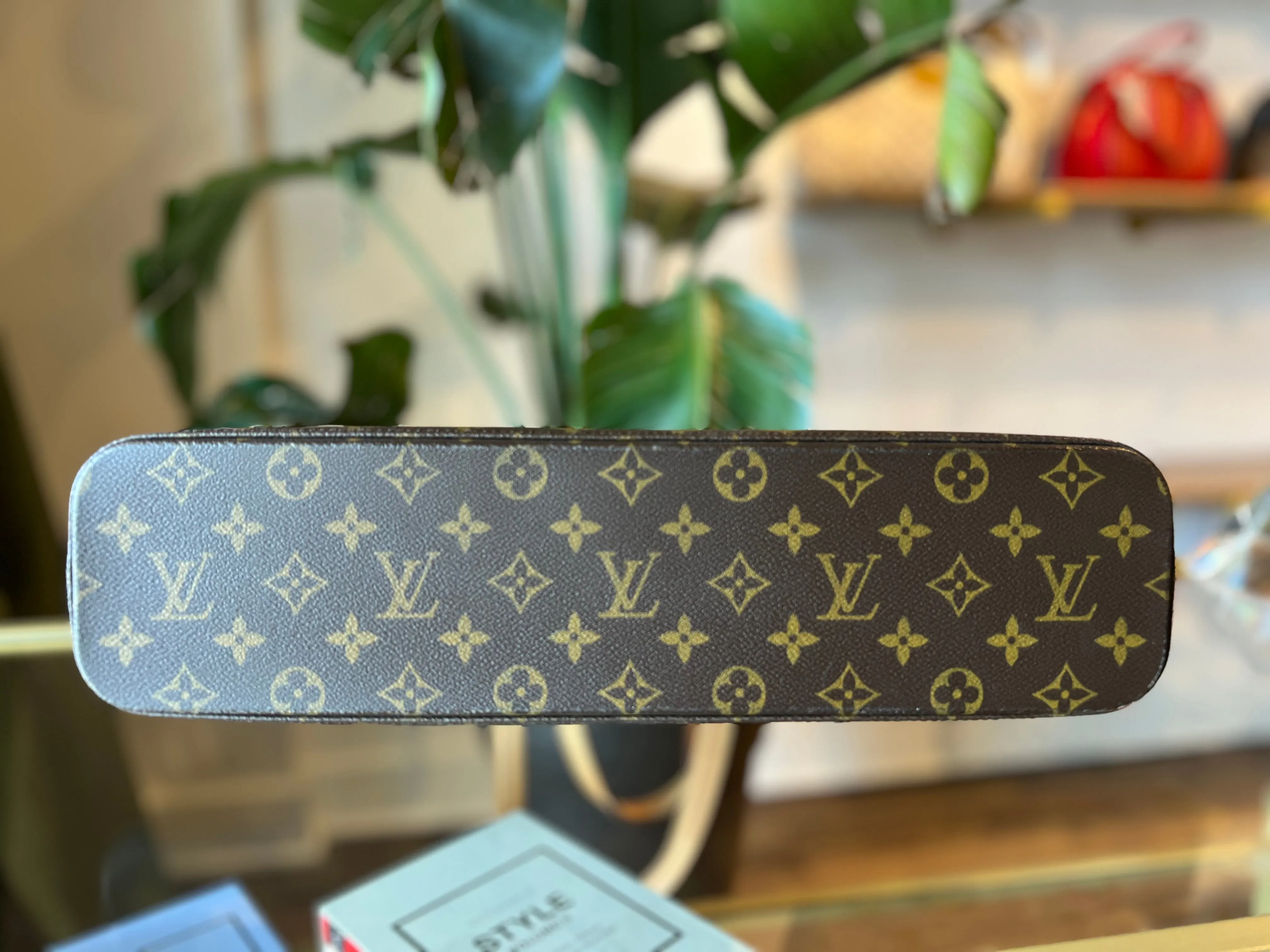 LOUIS VUITTON Vintage Monogram Luco Tote