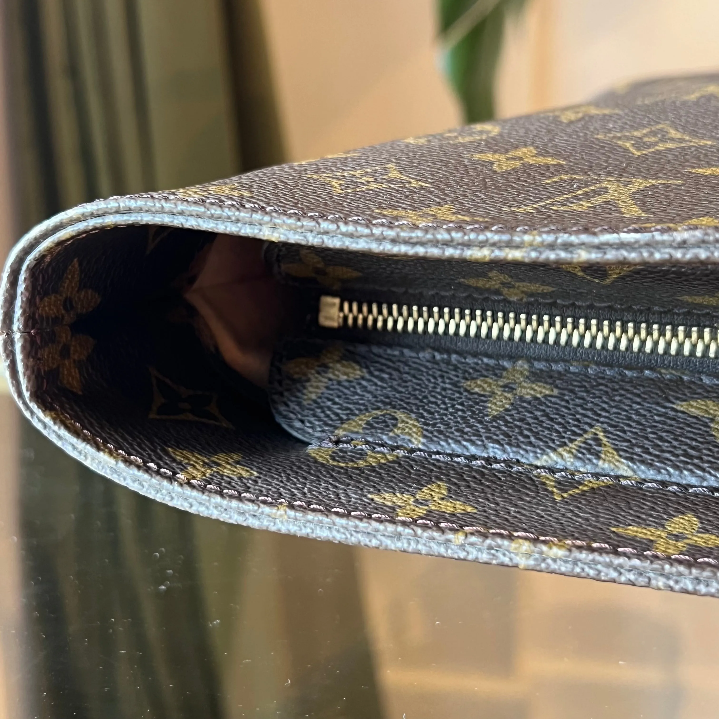 LOUIS VUITTON Vintage Monogram Luco Tote